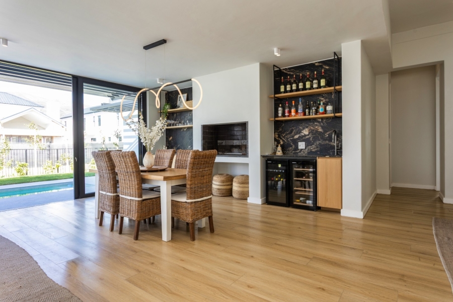 4 Bedroom Property for Sale in Pearl Valley at Val de Vie Western Cape